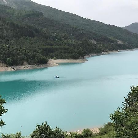 La Maison Des Pins Saint-Julien-du-Verdon Buitenkant foto