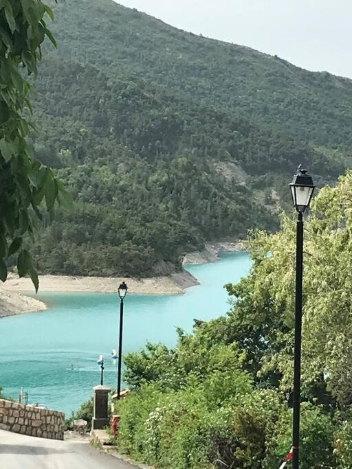 La Maison Des Pins Saint-Julien-du-Verdon Buitenkant foto