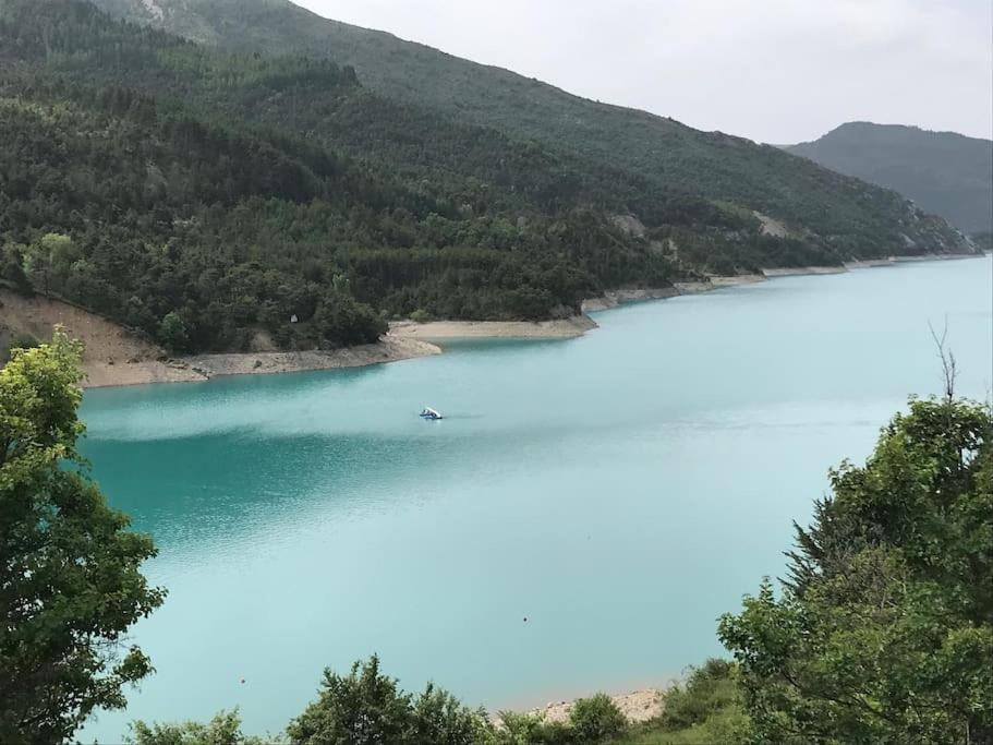 La Maison Des Pins Saint-Julien-du-Verdon Buitenkant foto