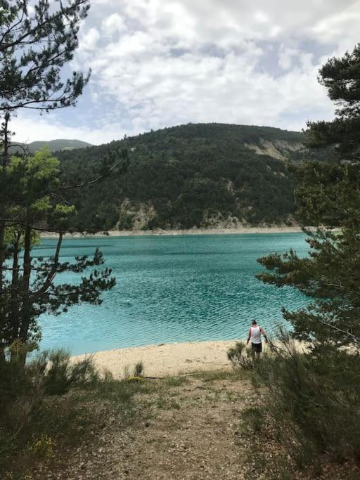 La Maison Des Pins Saint-Julien-du-Verdon Buitenkant foto
